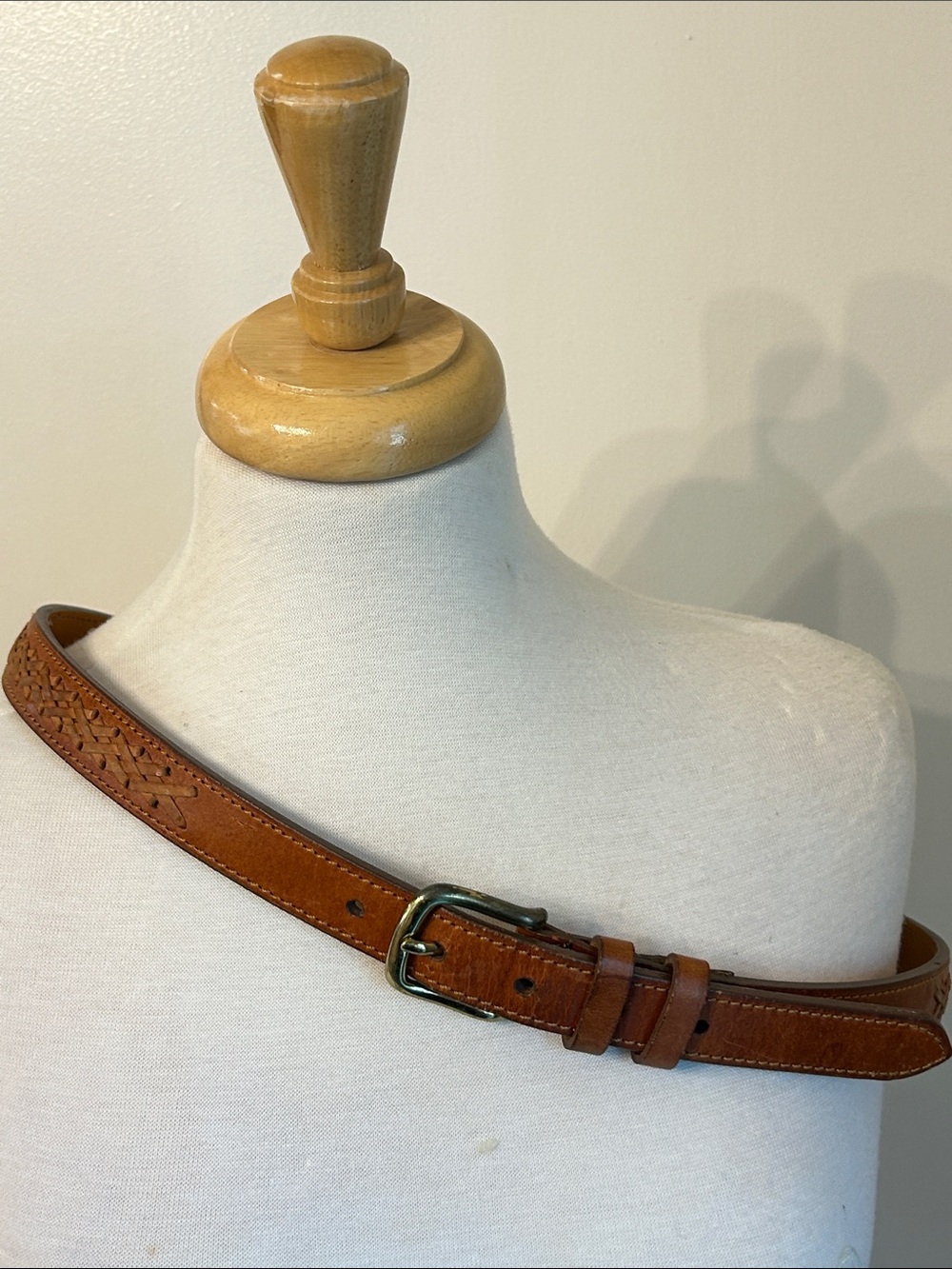 CHRISTIAN DIOR VINTAGE BROWN LEATHER BELT WITH BRASS BUCKLE AND MADE IN SPAIN SZ